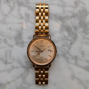 Rose gold Fossil watch